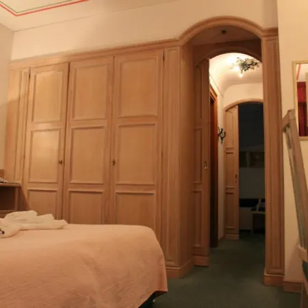 Otel Capannina