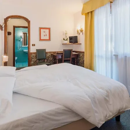 Capannina Otel 3*